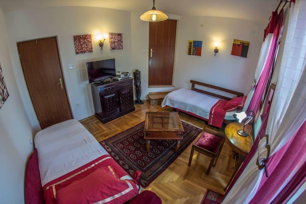Apartma With A Parking Space Banjole, - 17398